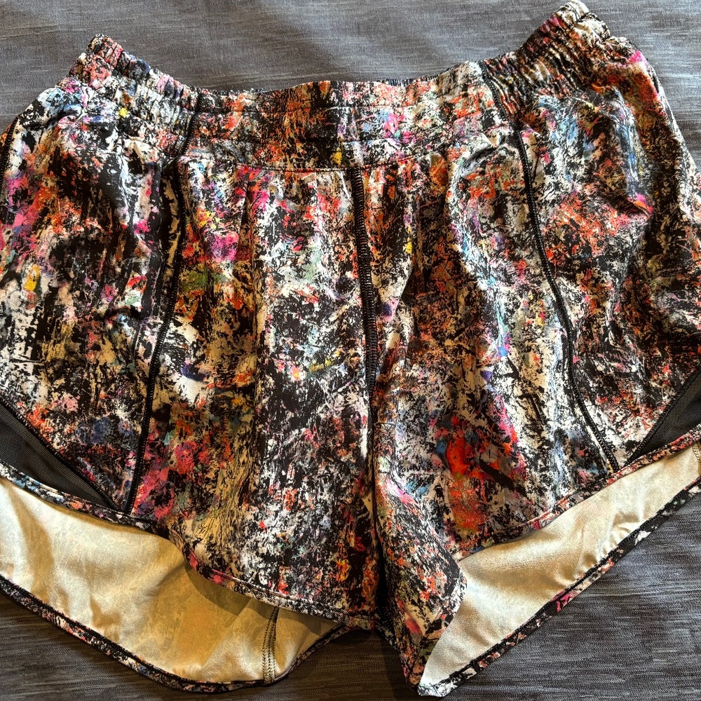 Womens Lululemon hotty hot short size 8